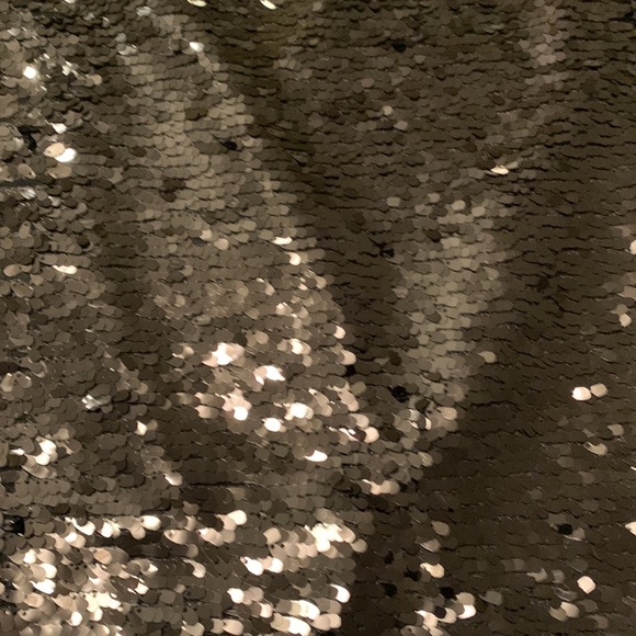 INOIS Sequined Scoop-Neck Tank Top - Picture 3 of 13